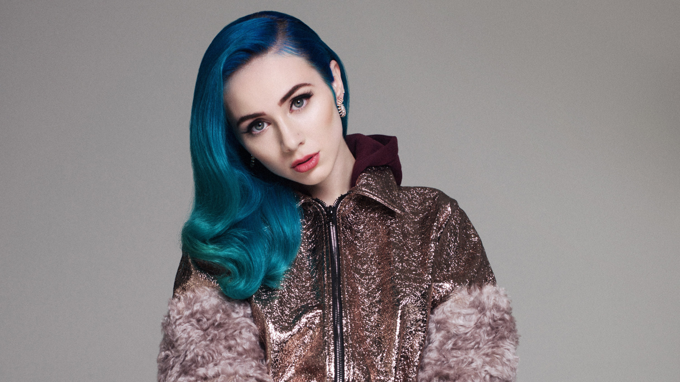 Jaira Burns, Hair, Blue, Clothing, Green. Wallpaper in 1366x768 Resolution