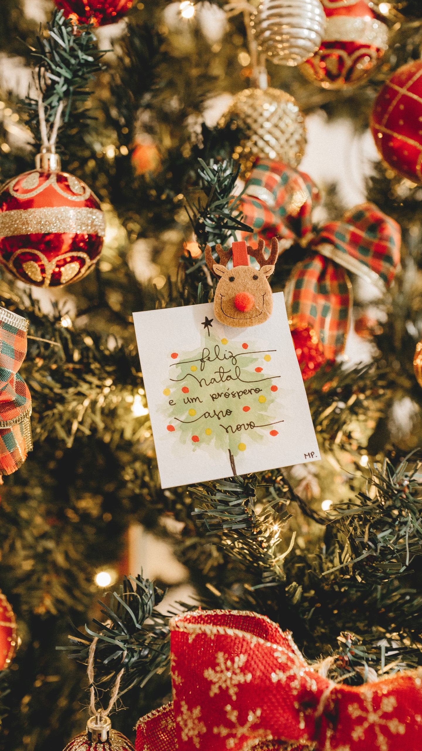 Christmas Day, Christmas Ornament, Christmas Tree, Christmas, Holiday Ornament. Wallpaper in 1440x2560 Resolution