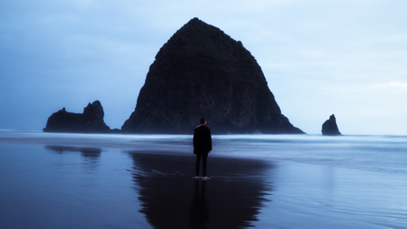 Haystack Rock, Corps de L'eau, Mer, Eau, Rock. Wallpaper in 1366x768 Resolution