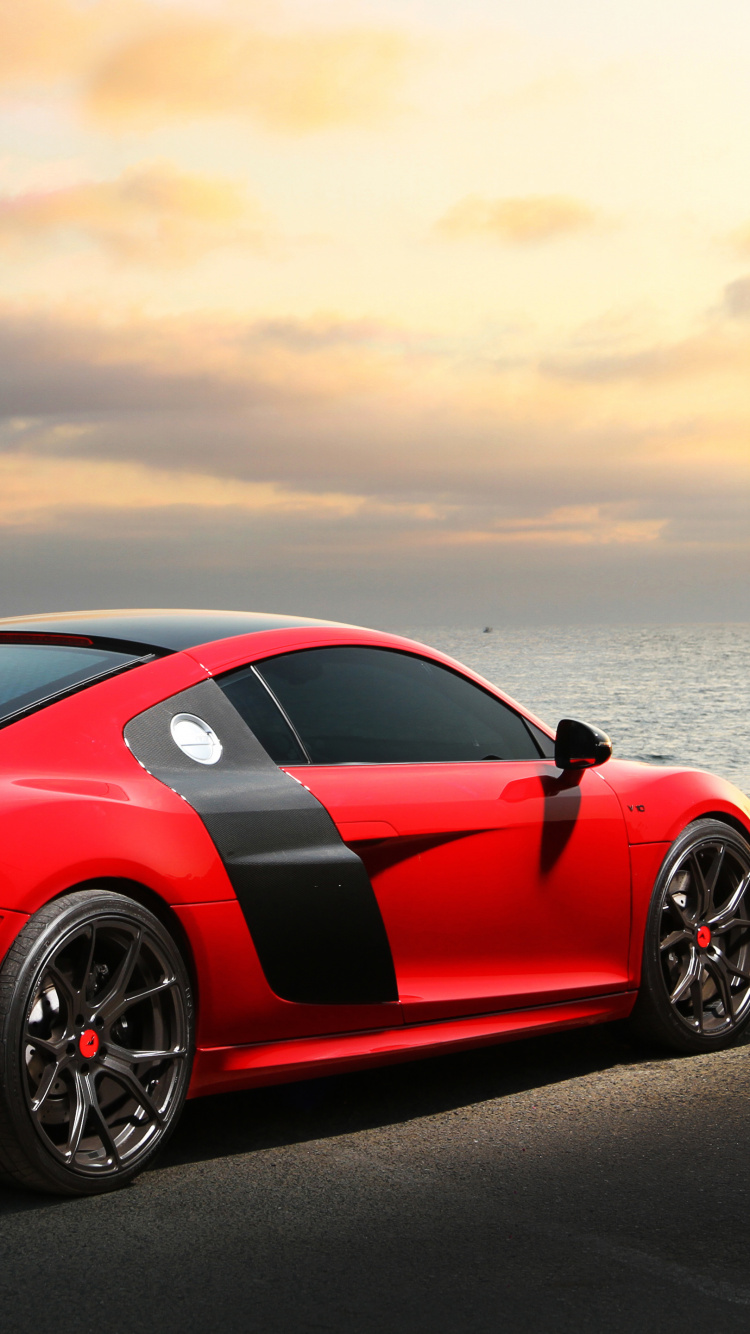Ferrari Rouge 458 Italia Sur Beach Shore Pendant la Journée. Wallpaper in 750x1334 Resolution