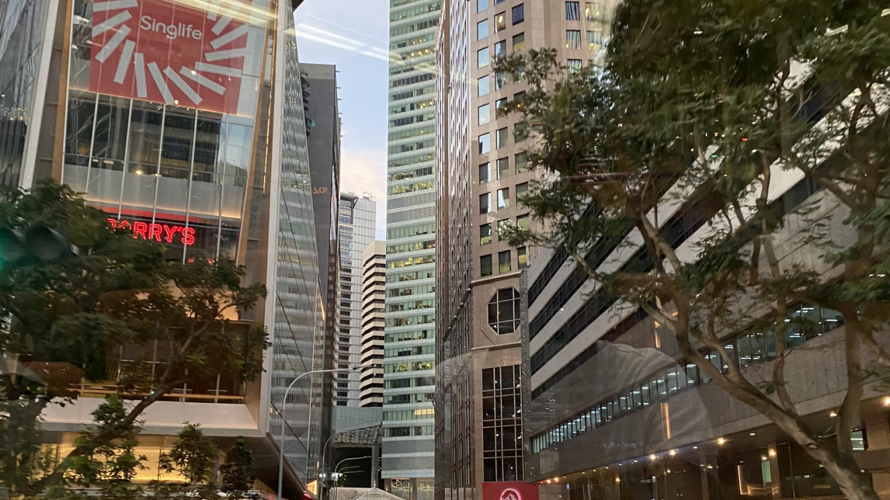 King, Road, Tower Block, Urban Area, Infrastructure. Wallpaper in 1280x720 Resolution