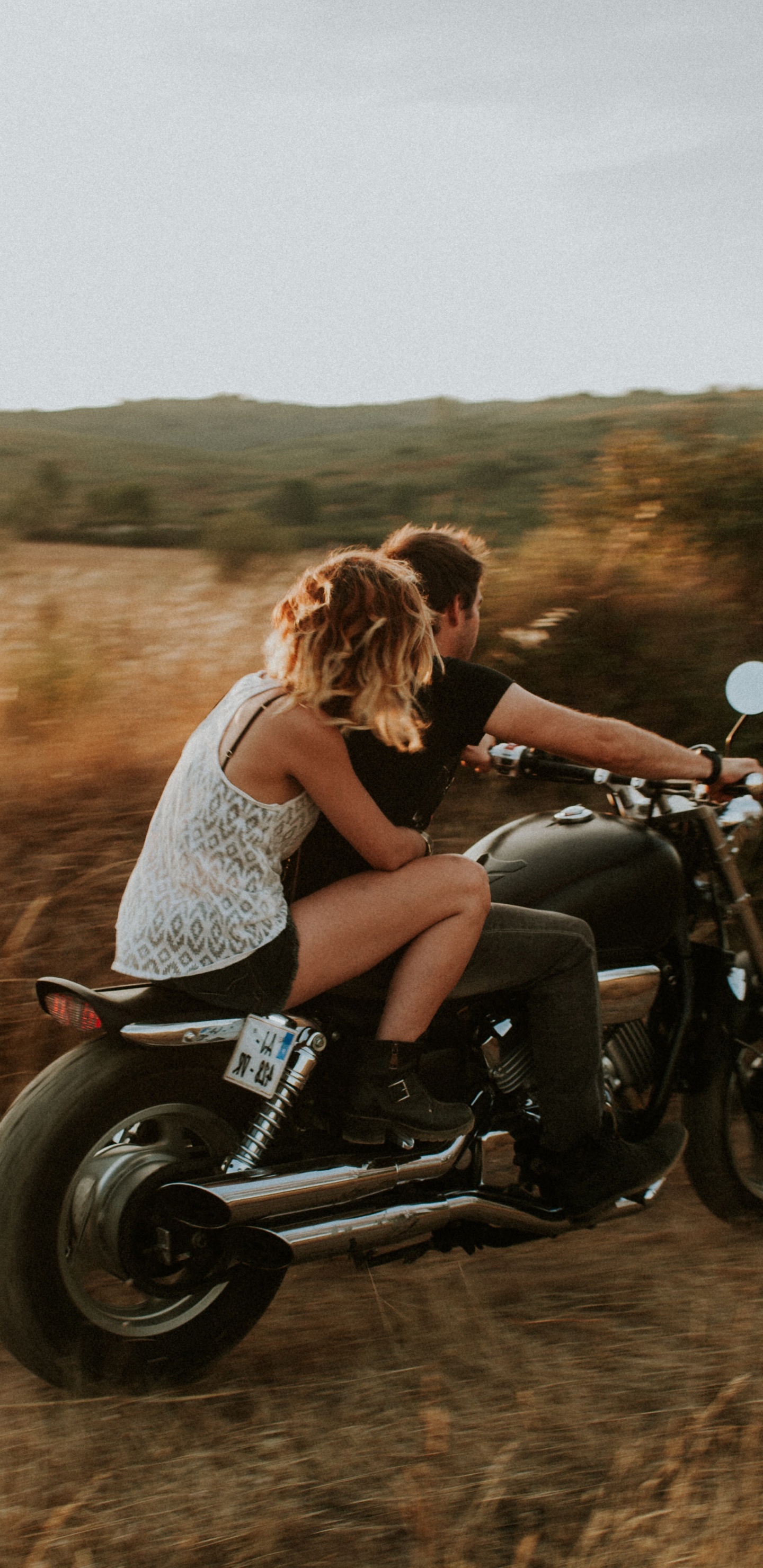 la Saleté de la Route, la Moto, Aventure, Couple, Télévision. Wallpaper in 1440x2960 Resolution