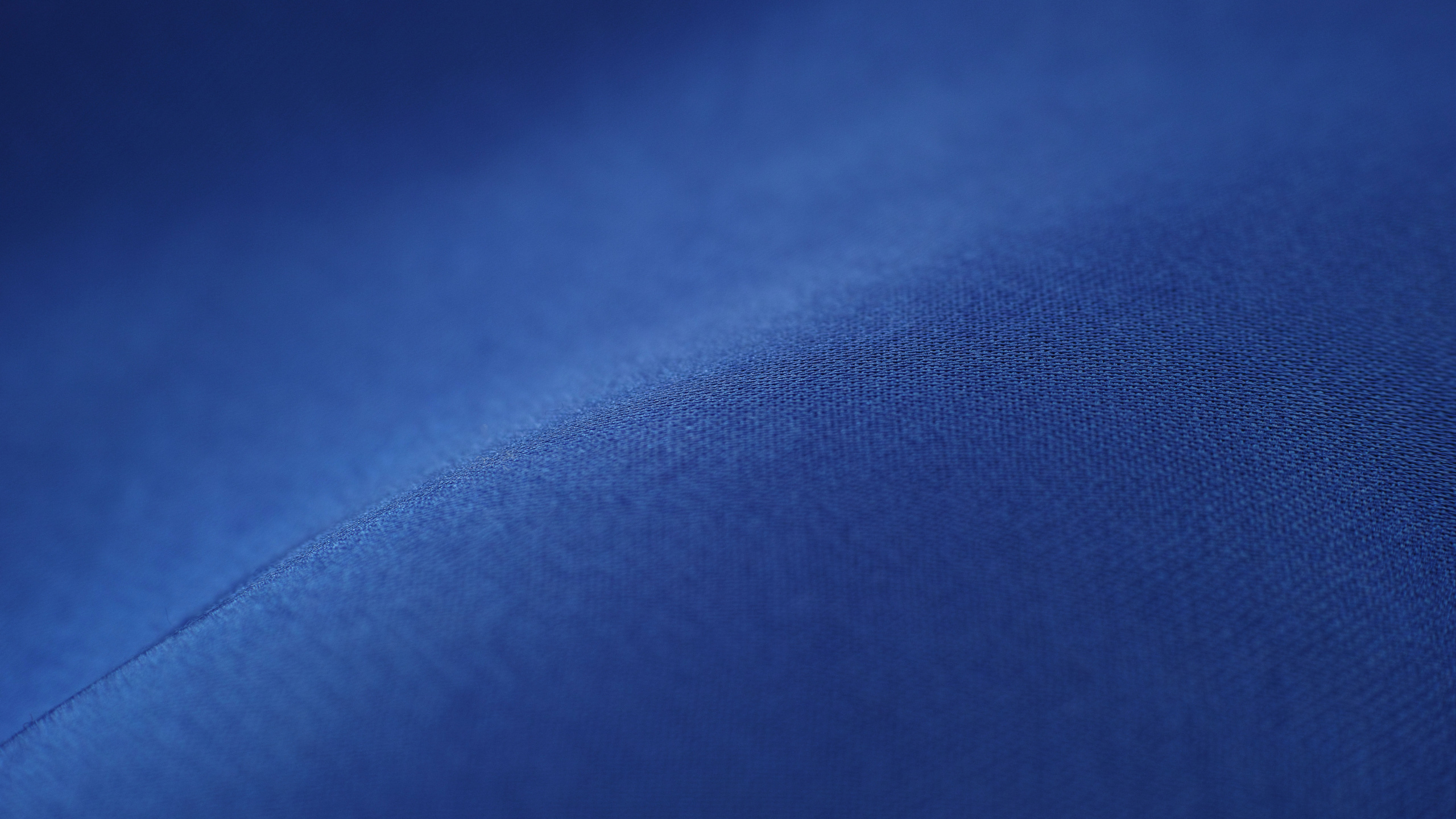 Blaues Textil in Nahaufnahmen. Wallpaper in 2560x1440 Resolution