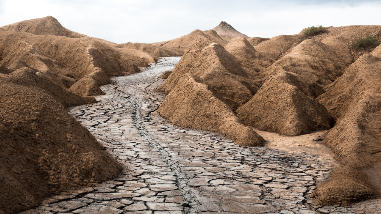 Boden, Cloud, BedRock, Naturlandschaft, Bergigen Landschaftsformen. Wallpaper in 1280x720 Resolution