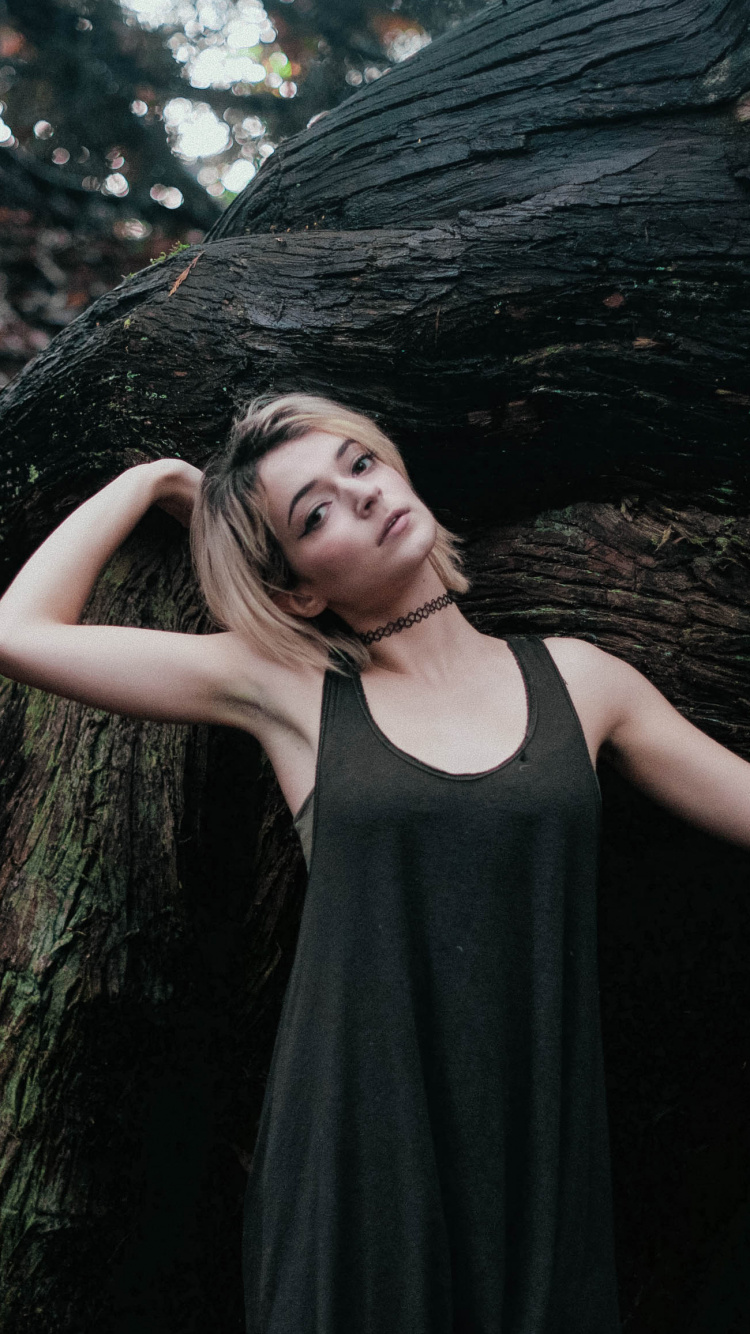 Portrait, People in Nature, Hair, Black, Tree. Wallpaper in 750x1334 Resolution