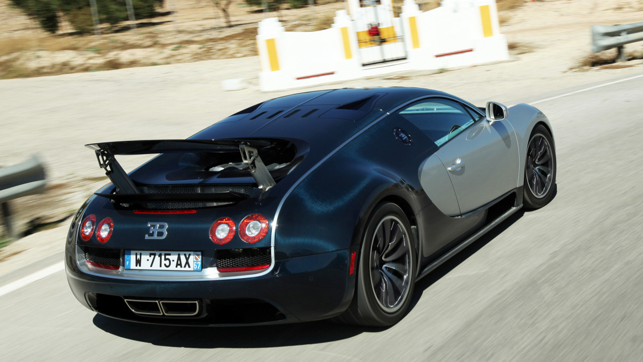 Porsche 911 Negro en la Carretera Durante el Día. Wallpaper in 1280x720 Resolution
