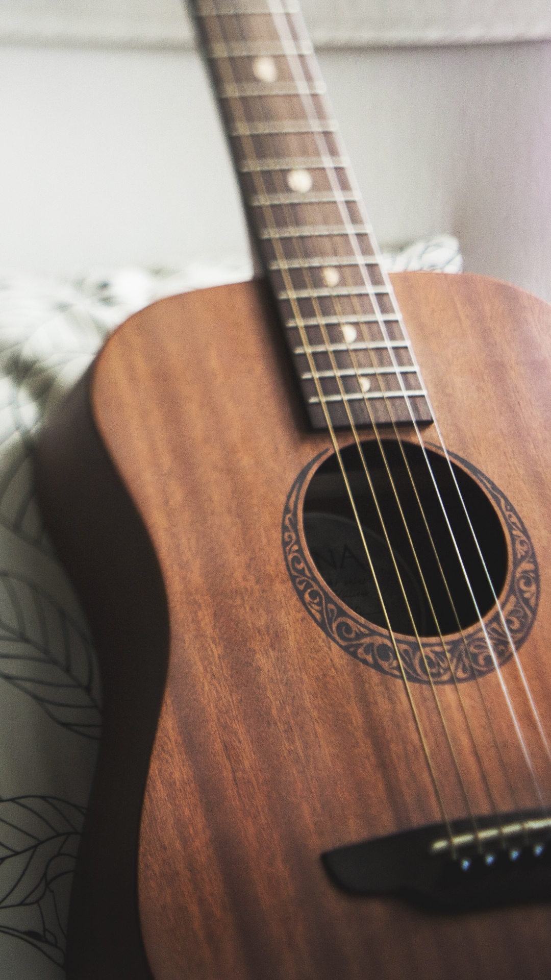 Akustikgitarre, Konzertgitarre, Gezupfte Saiteninstrumente, Musikinstrument, Akustische Musik. Wallpaper in 1080x1920 Resolution