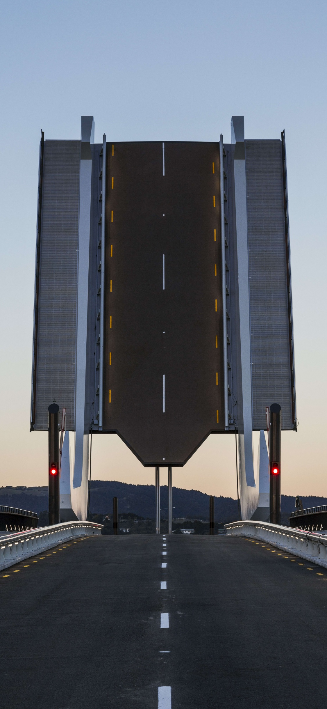 Black and Gray Building During Daytime. Wallpaper in 1125x2436 Resolution