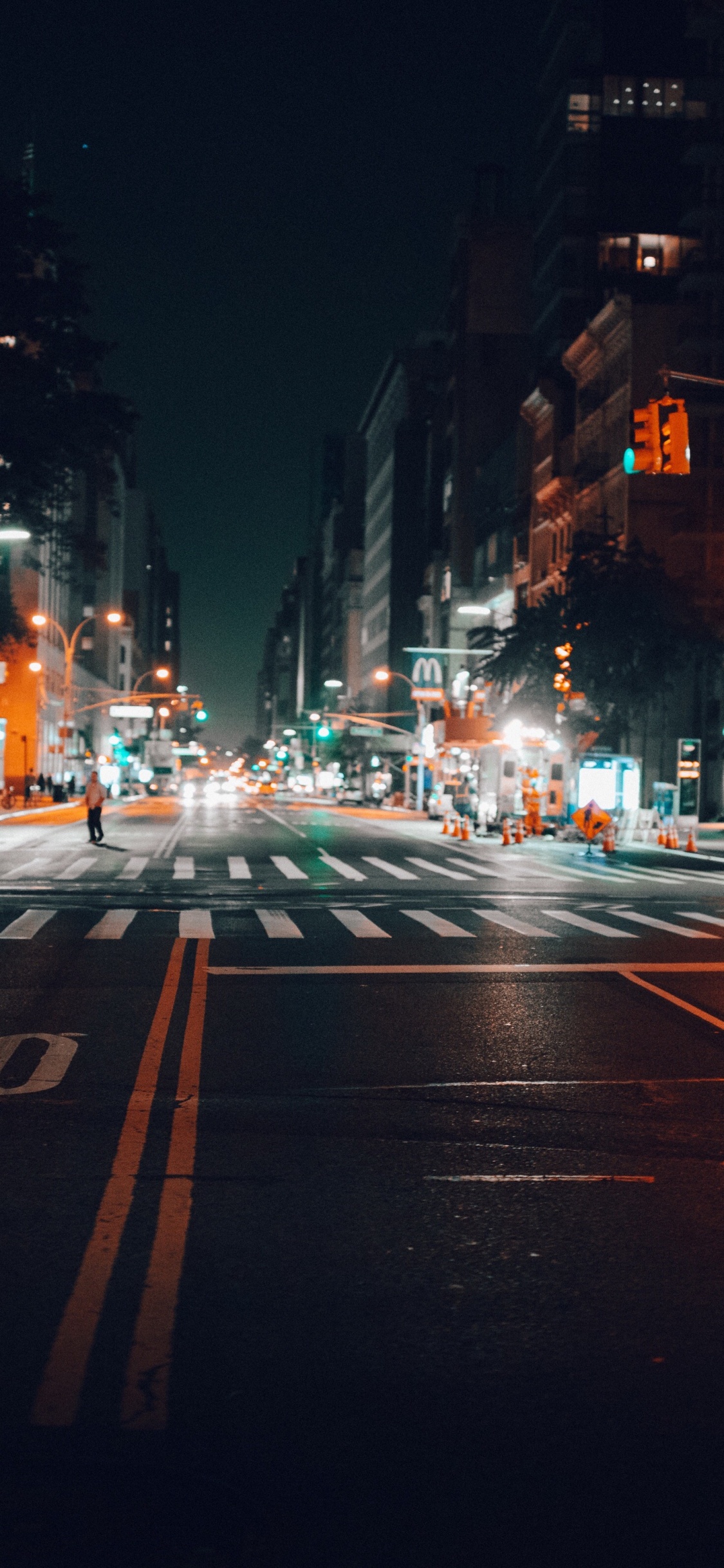 Leere Straße Der Stadt Nachts, Street, Nacht, Road, New York. Wallpaper in 1125x2436 Resolution