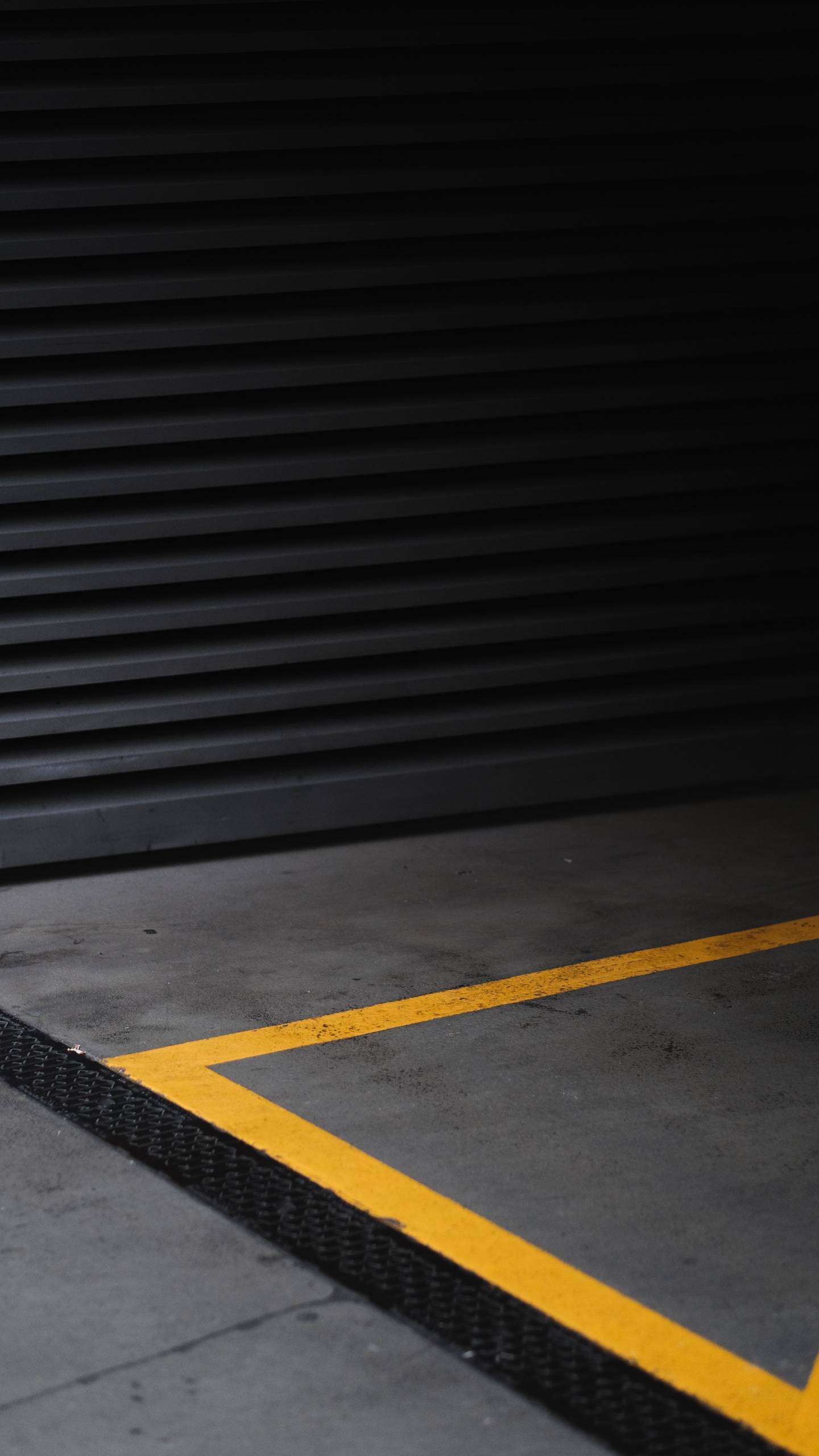 Alfombrilla Negra y Amarilla. Wallpaper in 1440x2560 Resolution