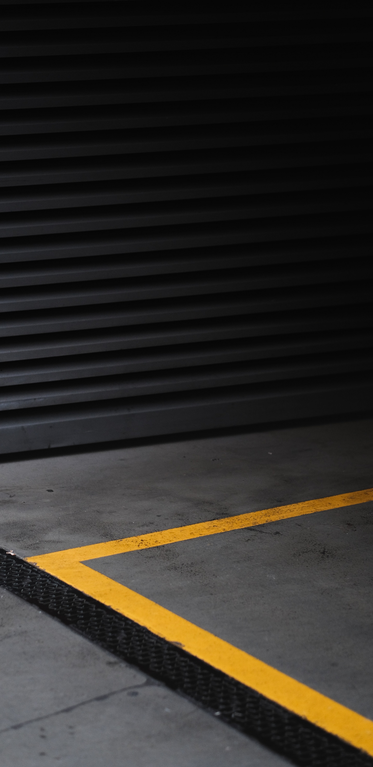 Alfombrilla Negra y Amarilla. Wallpaper in 1440x2960 Resolution