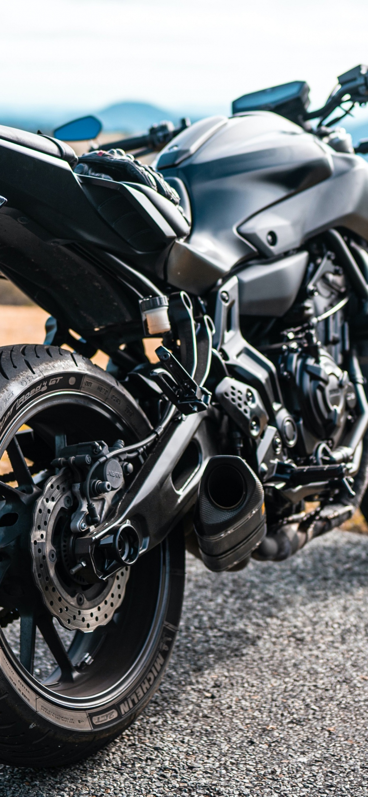 Motocicleta, Casco de la Motocicleta, Rueda, Neumatico, El Tanque de Combustible. Wallpaper in 1242x2688 Resolution