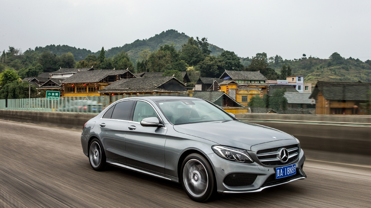Silver Mercedes Benz Coupe on Road During Daytime. Wallpaper in 1280x720 Resolution