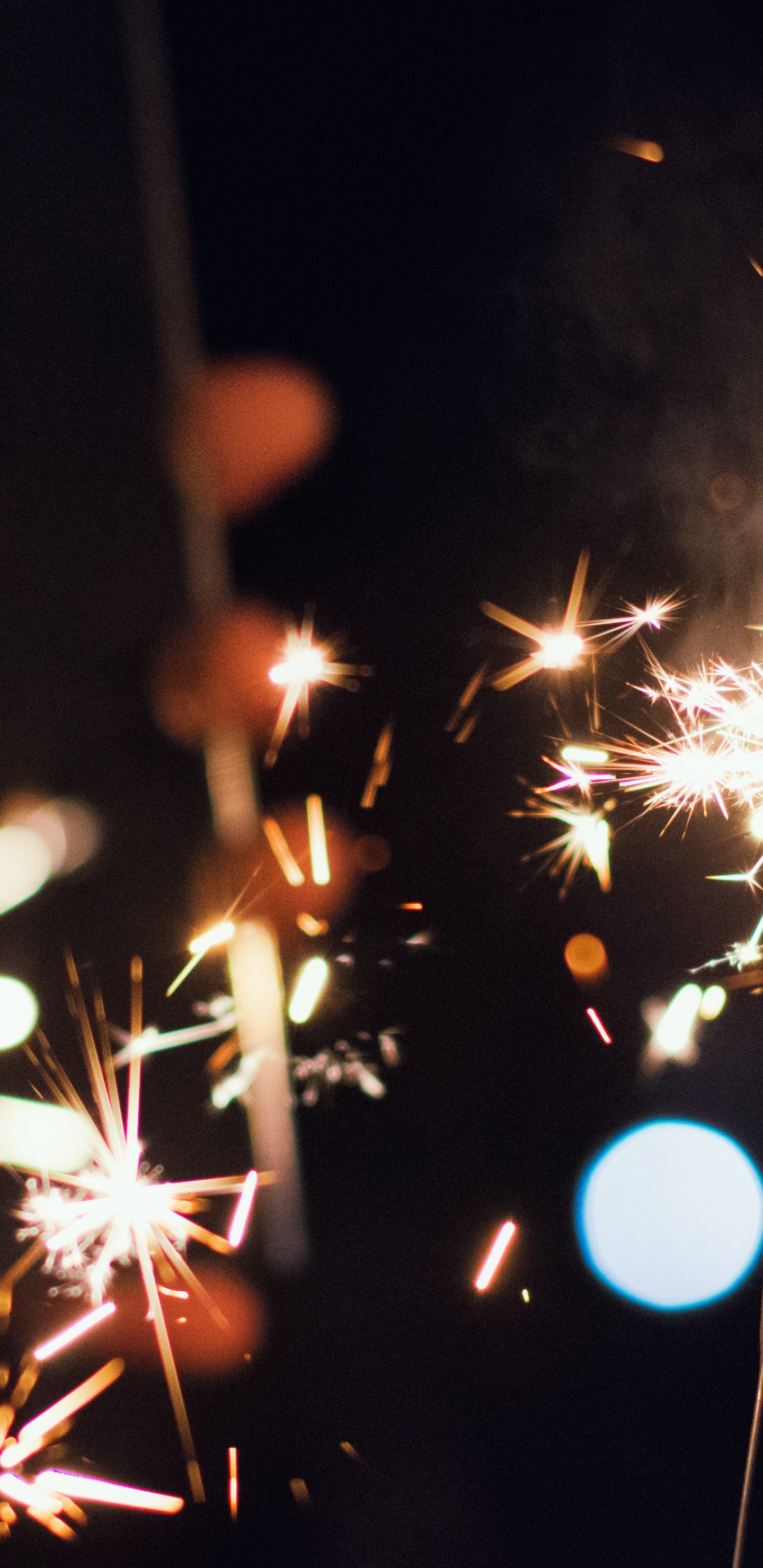 Feuer, Wunderkerze, Licht, Party Supply, Nacht. Wallpaper in 1440x2960 Resolution