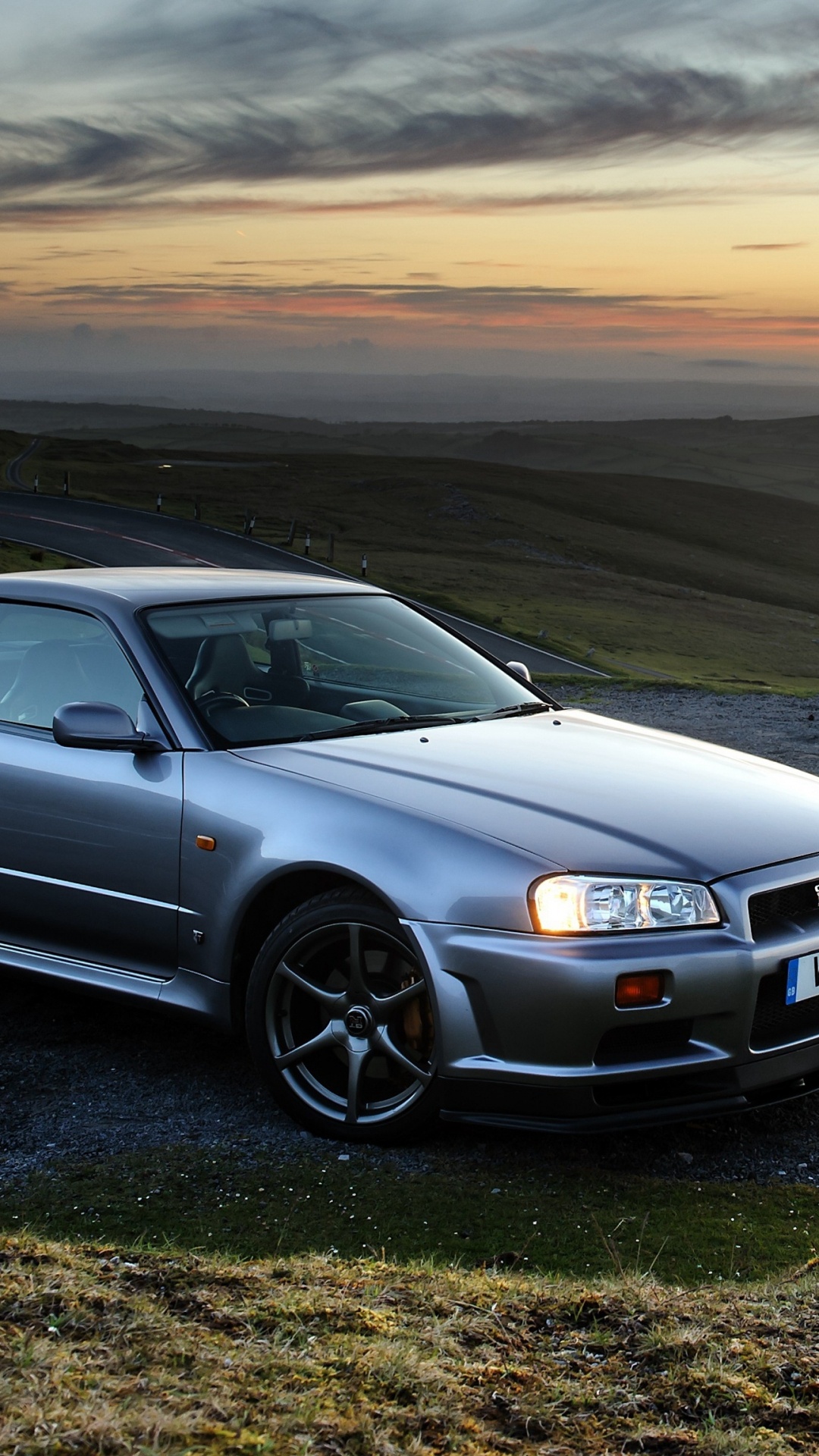 Audi a 4 Negro en Campo Marrón. Wallpaper in 1080x1920 Resolution