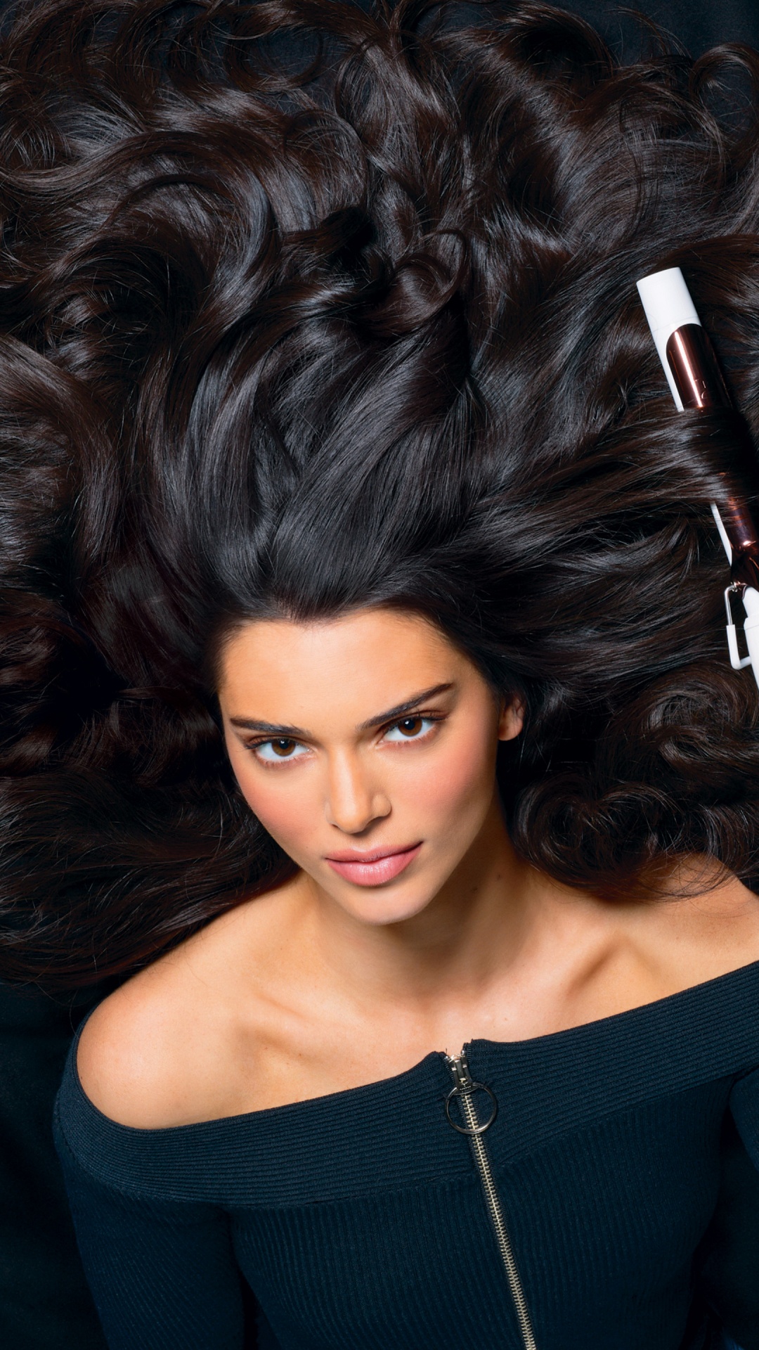 Hair Supermodel, Supermodel, Celebrity, Model, Hand. Wallpaper in 1080x1920 Resolution