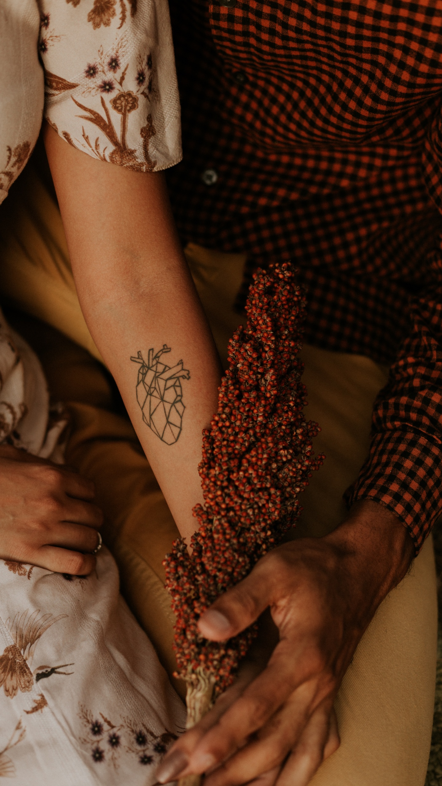 Person in Red and Black Checkered Dress Shirt. Wallpaper in 1440x2560 Resolution