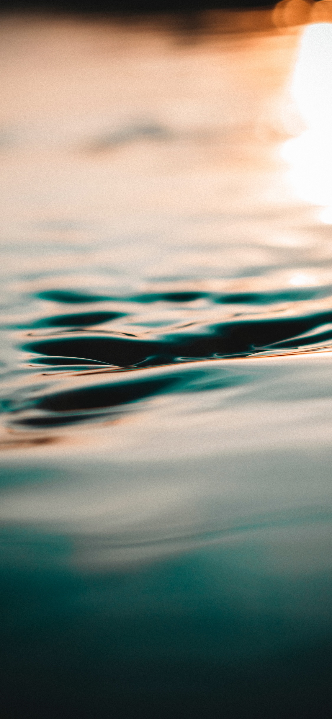 Agua, Azul, Reflexión, Verde, Luz. Wallpaper in 1125x2436 Resolution