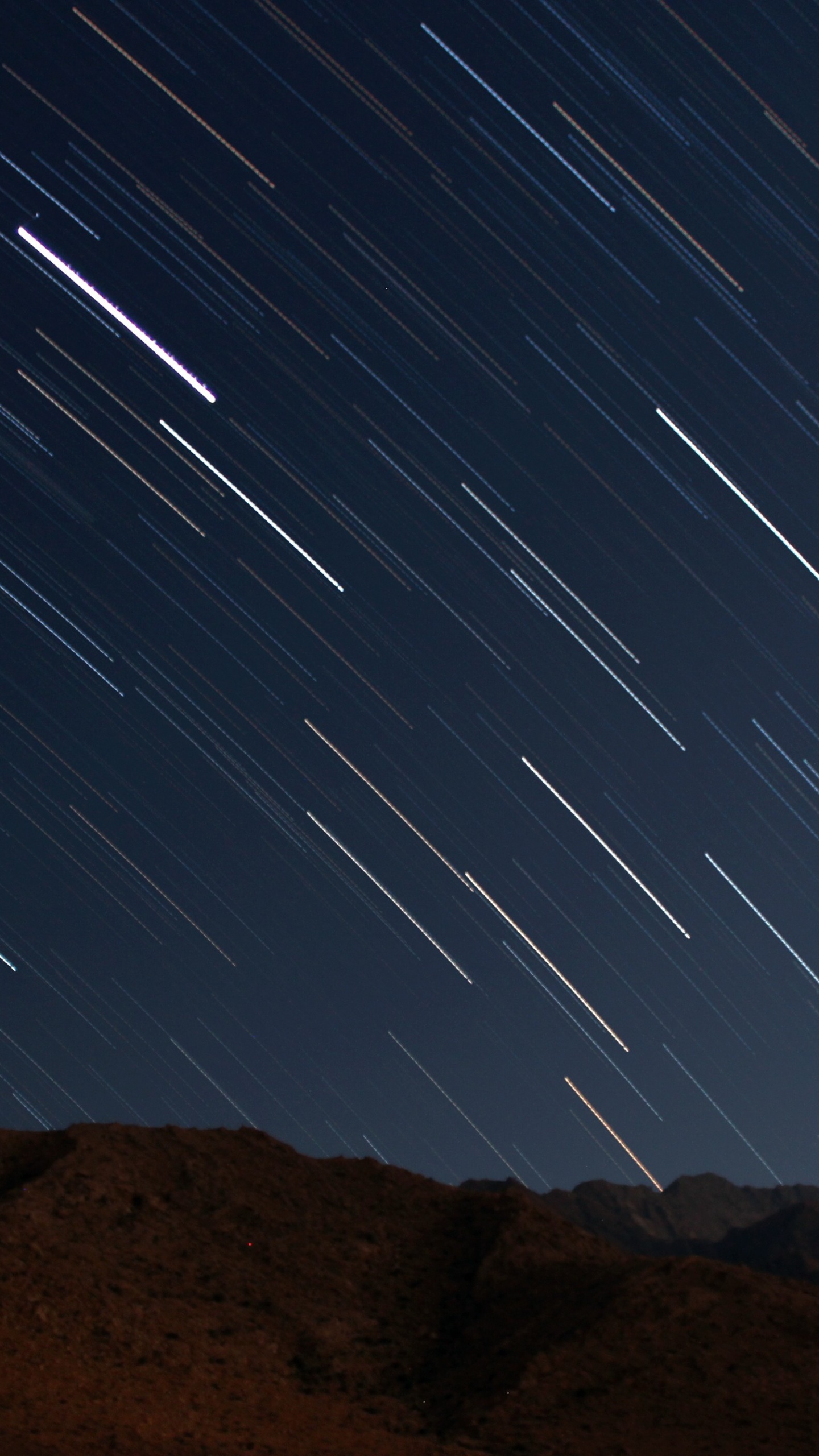 Zeitrafferfotografie Von Sternen am Himmel Stars. Wallpaper in 1440x2560 Resolution