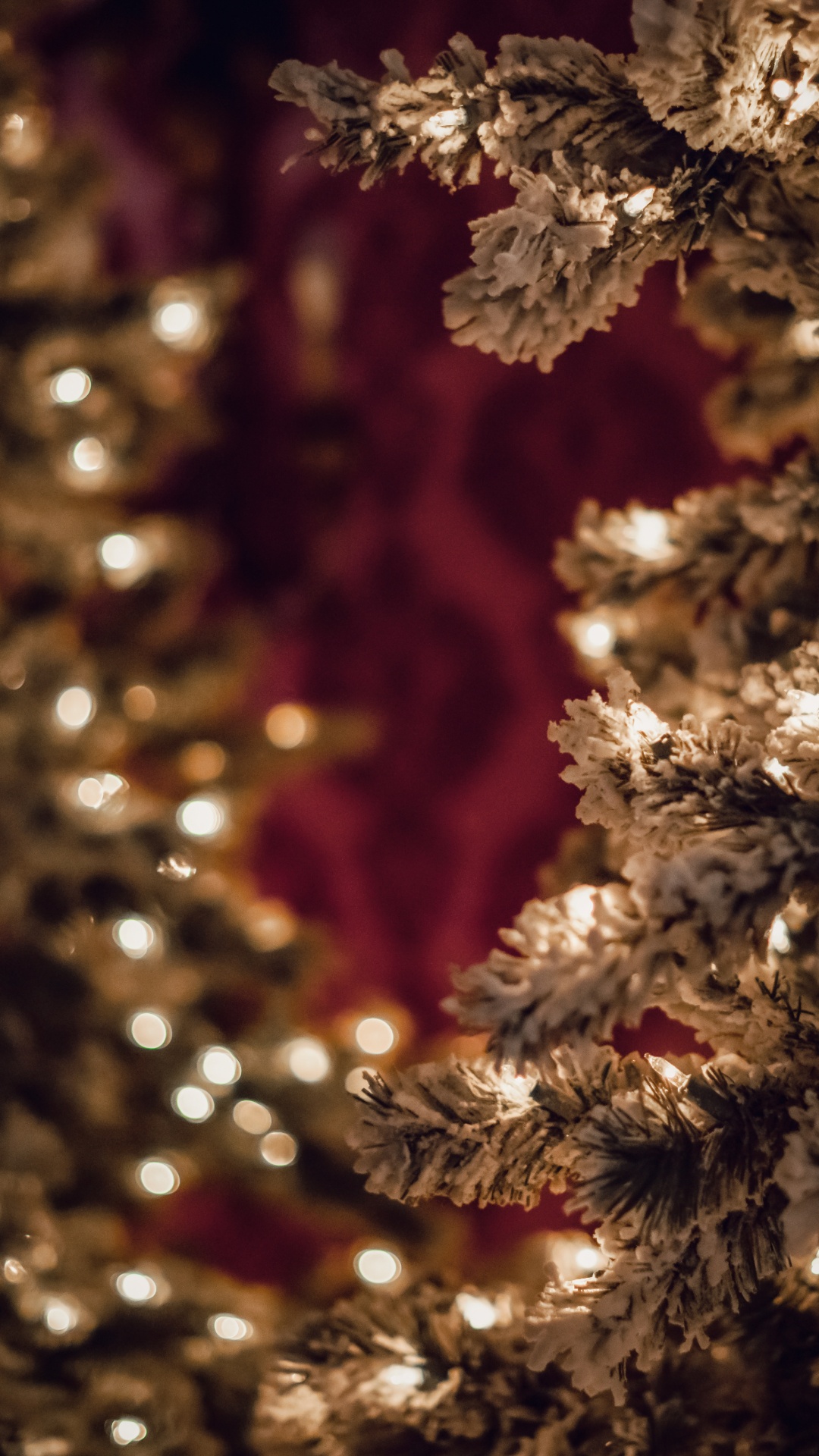 Arbre de Noël Blanc et Marron. Wallpaper in 1080x1920 Resolution