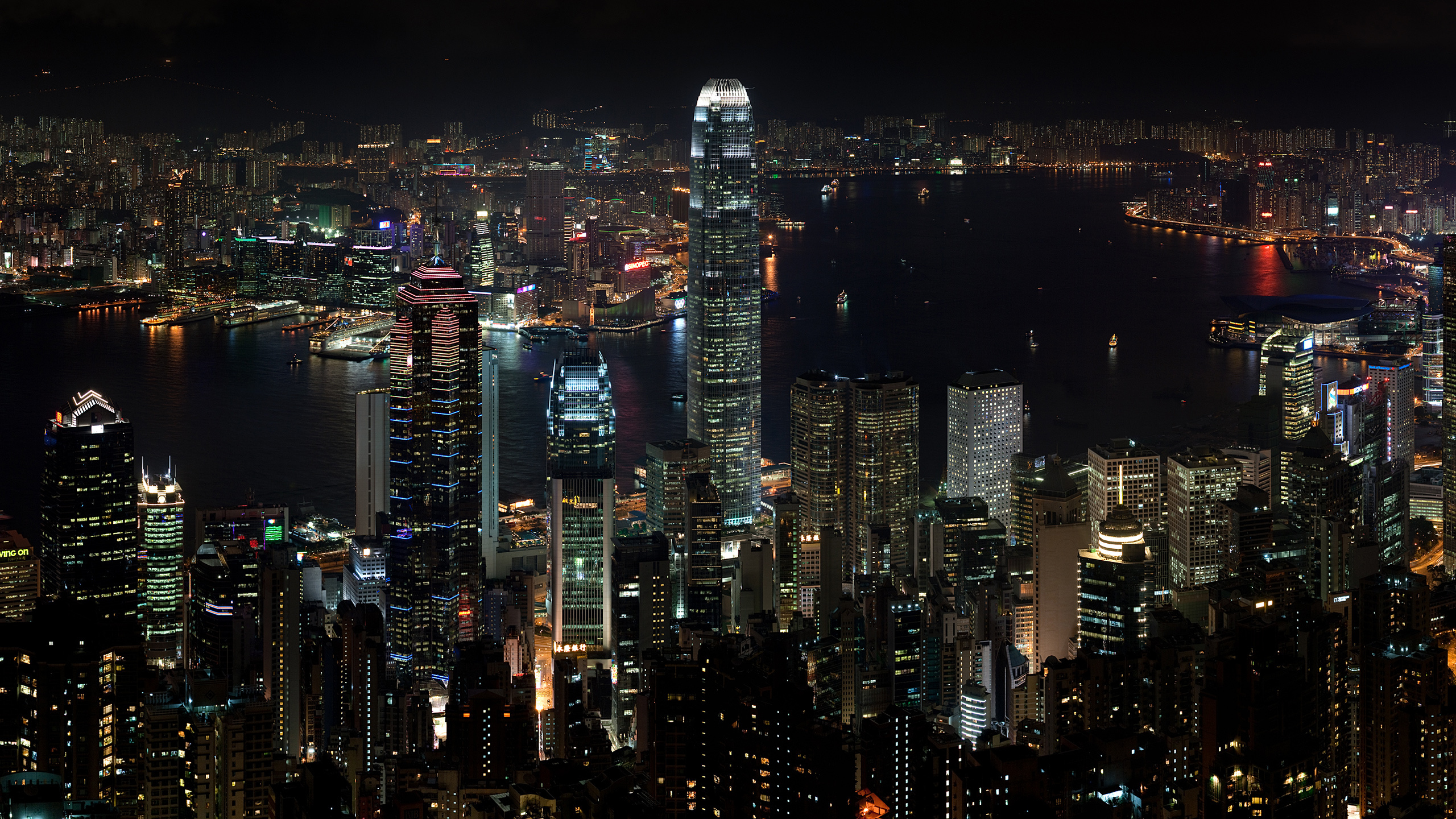 Skyline Der Stadt Bei Nacht Night. Wallpaper in 2560x1440 Resolution