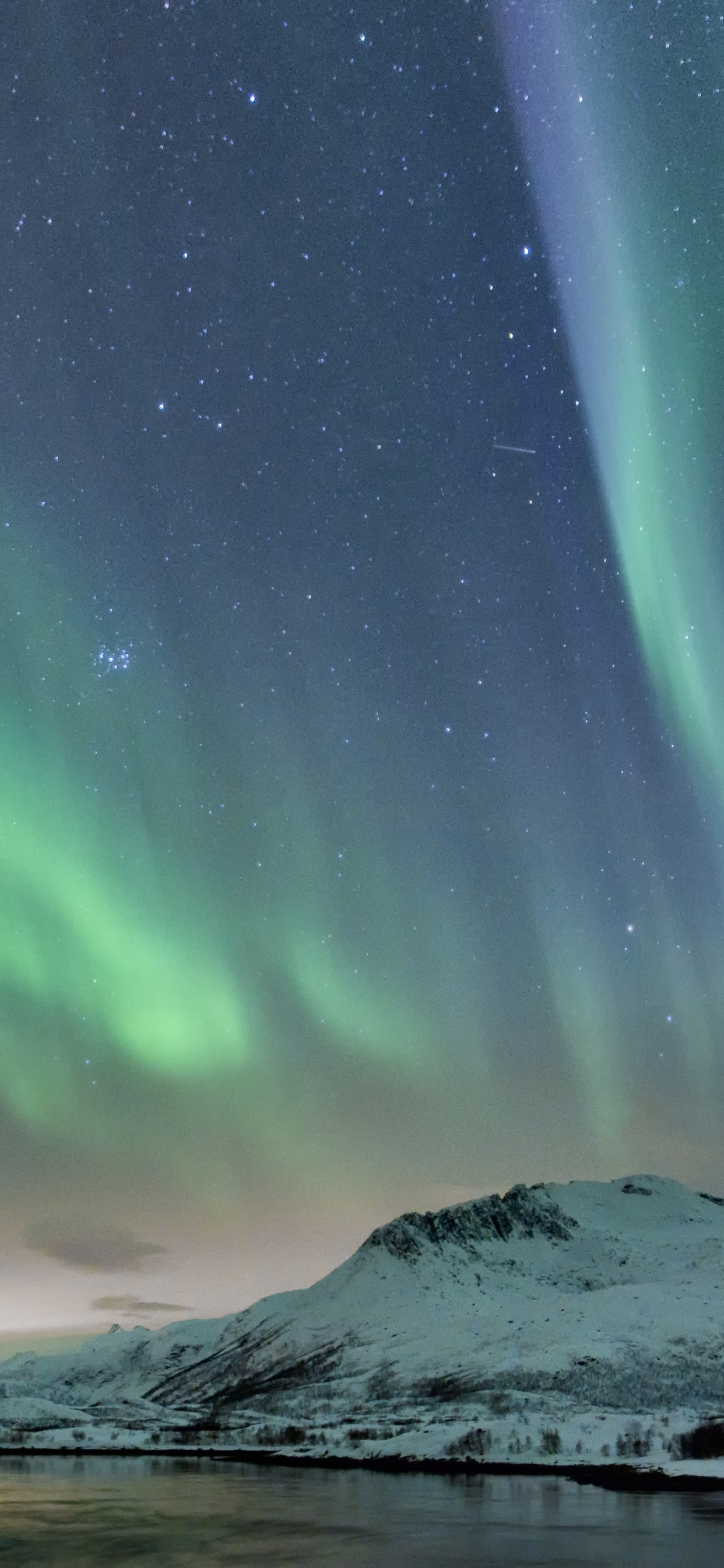 Norwegen, Aurora, Natur, Gr, Atmosphäre. Wallpaper in 1242x2688 Resolution