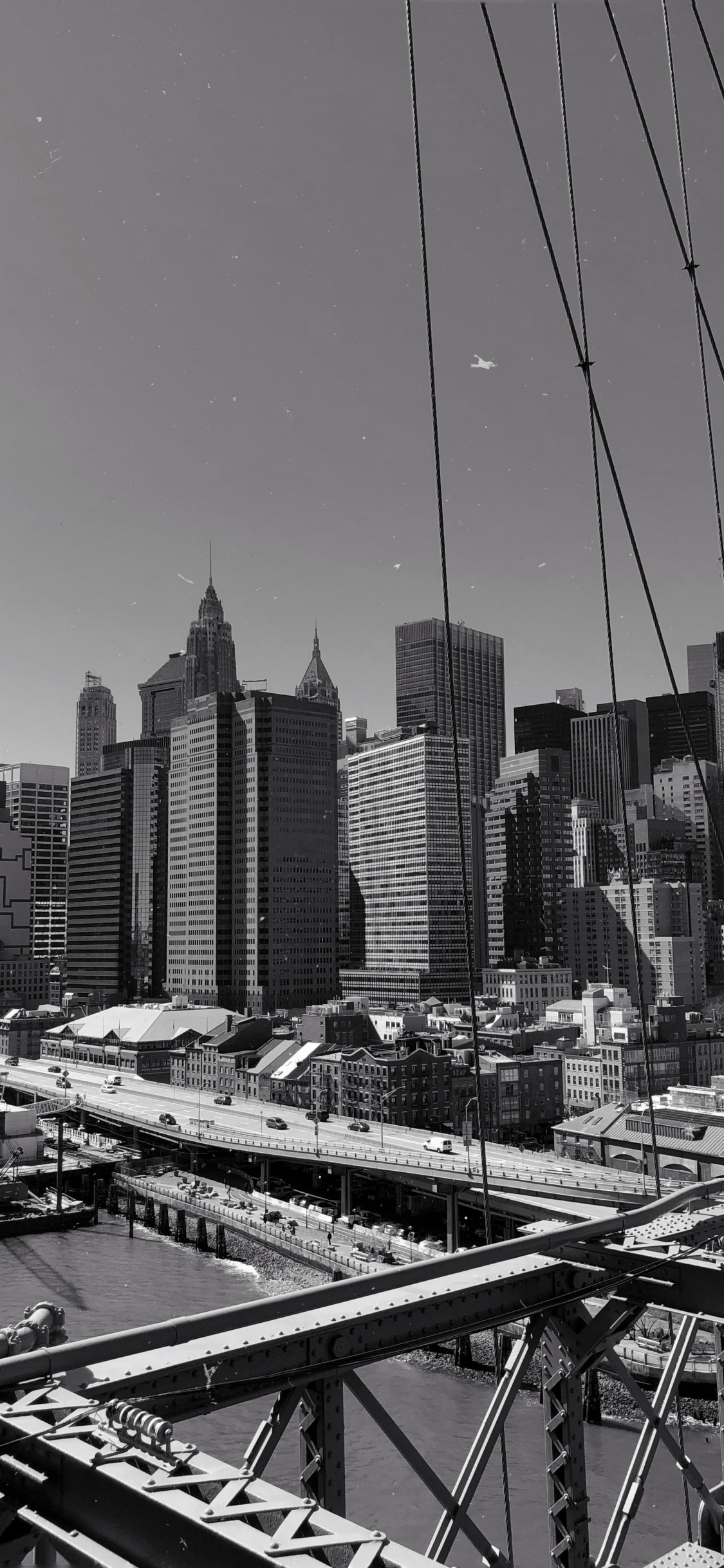 Foto en Escala de Grises de Los Edificios de la Ciudad. Wallpaper in 1125x2436 Resolution