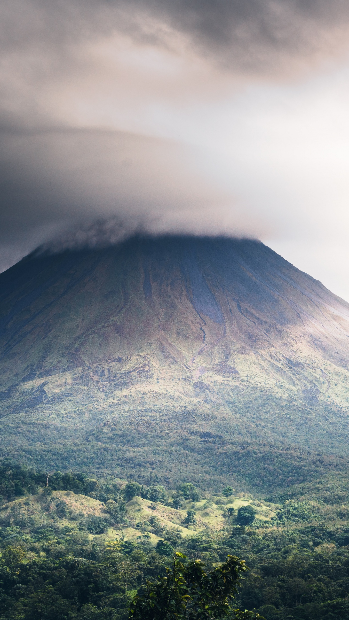 Datos Curiosos de Costa Rica, Volcán Arenal, Viaje, Aventura, Viajar Sola. Wallpaper in 1440x2560 Resolution