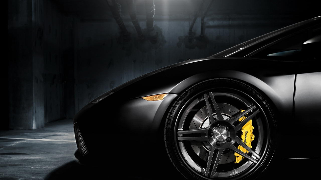 Roue de Voiture Noire et Jaune. Wallpaper in 1280x720 Resolution