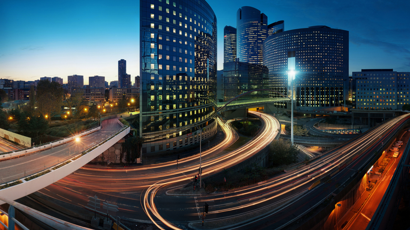 Photographie en Accéléré de la Ville Pendant la Nuit. Wallpaper in 1366x768 Resolution