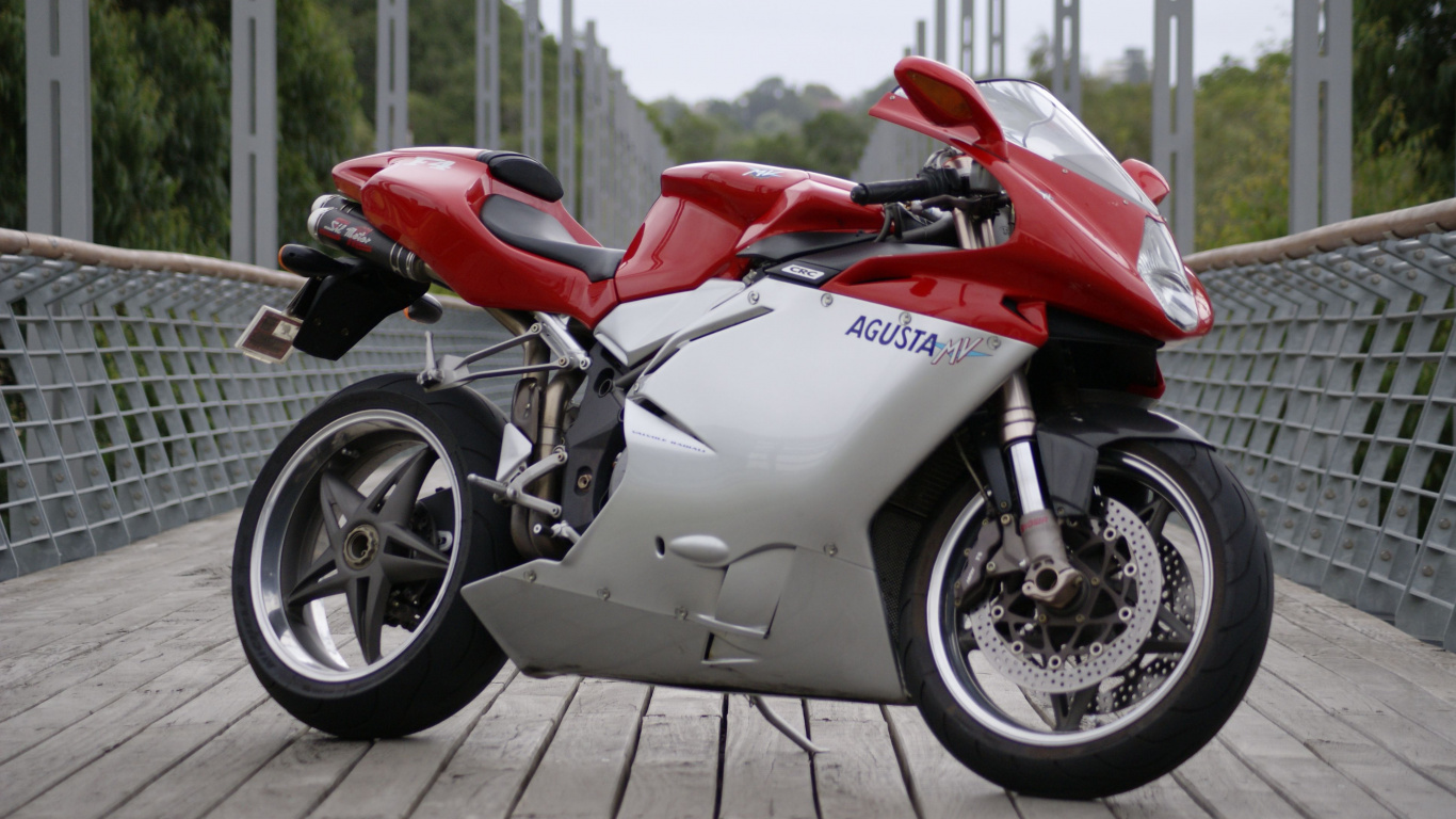 Red and White Sports Bike. Wallpaper in 1366x768 Resolution