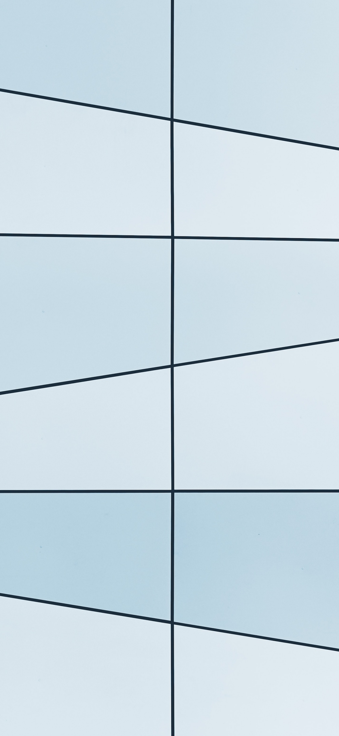 Schwarzes Stromkabel Unter Blauem Himmel Tagsüber. Wallpaper in 1125x2436 Resolution