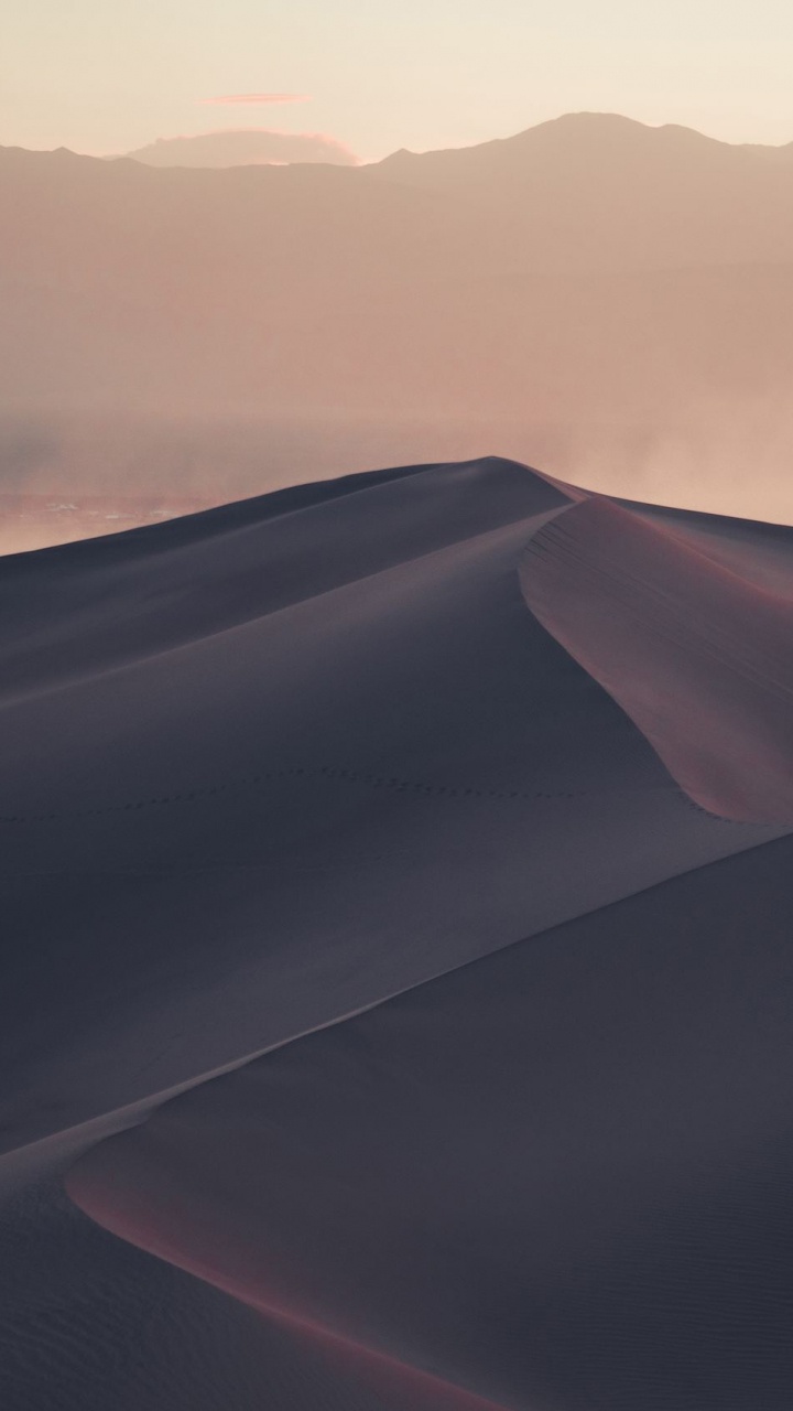 Desert Under White Sky During Daytime. Wallpaper in 720x1280 Resolution