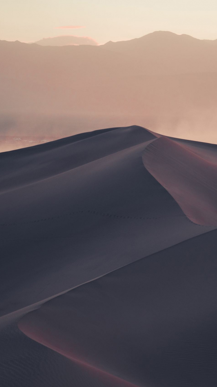 Desert Under White Sky During Daytime. Wallpaper in 750x1334 Resolution