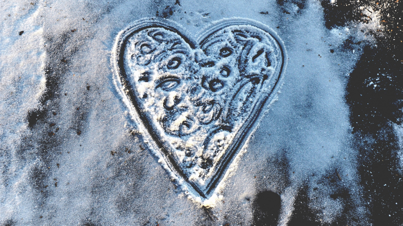 Heart, Organ, Winter, Snow, Freezing. Wallpaper in 1366x768 Resolution