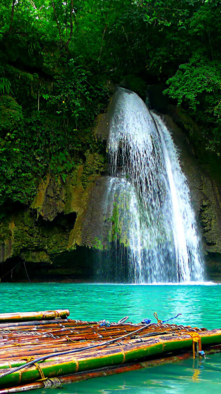 Braune Holzbrücke Über Wasserfälle. Wallpaper in 750x1334 Resolution