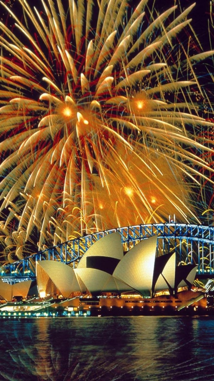 Feuerwerk Über Dem Opernhaus Von Sydney. Wallpaper in 720x1280 Resolution