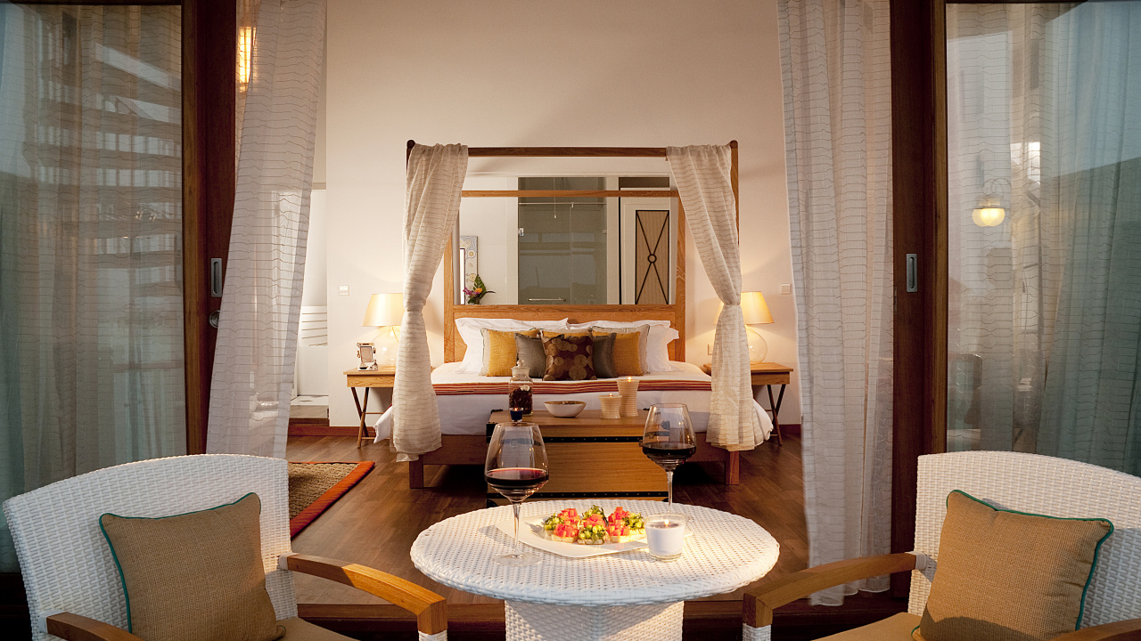 Dormitorio, Sofa, Habitación, Colchon, Cama. Wallpaper in 1280x720 Resolution