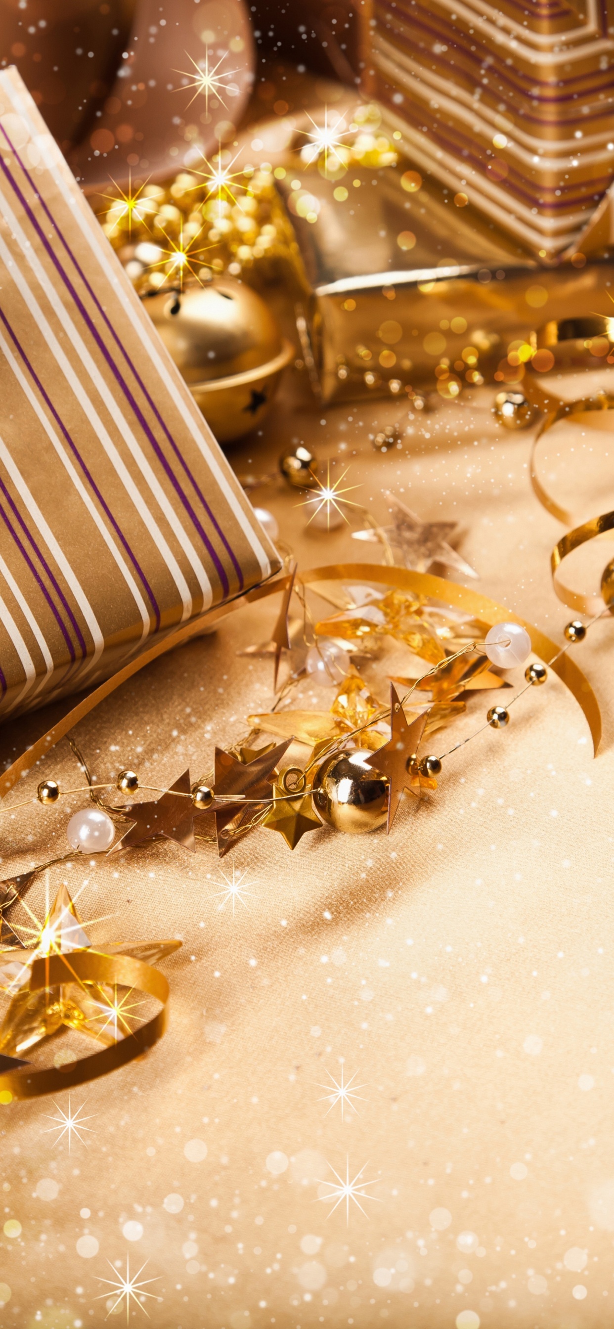 Christmas and Holiday Season, Christmas Day, Gift, Christmas Decoration, Holiday. Wallpaper in 1242x2688 Resolution