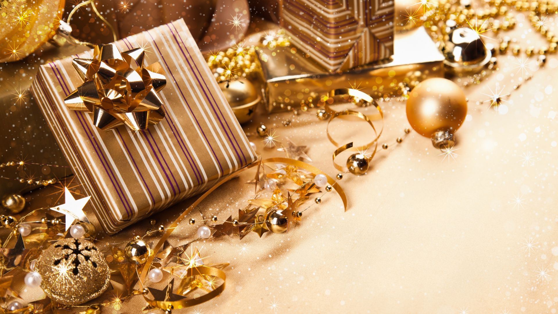 Christmas and Holiday Season, Christmas Day, Gift, Christmas Decoration, Holiday. Wallpaper in 1920x1080 Resolution