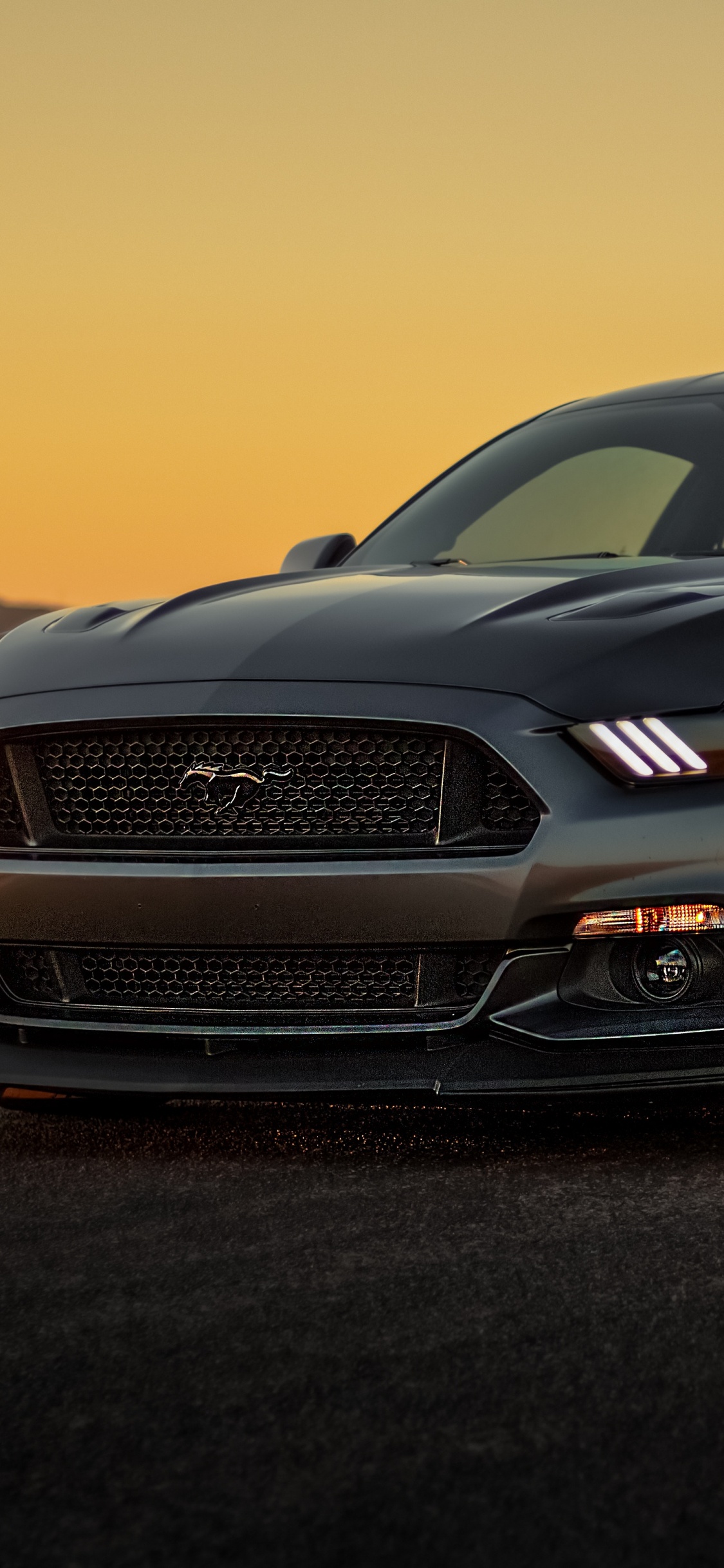 Schwarzer Audi a 4 Coupé. Wallpaper in 1125x2436 Resolution