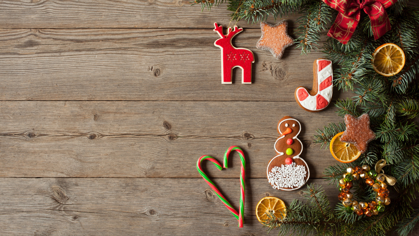 New Year, Christmas, Gingerbread, Christmas Ornament, Christmas Tree. Wallpaper in 1366x768 Resolution