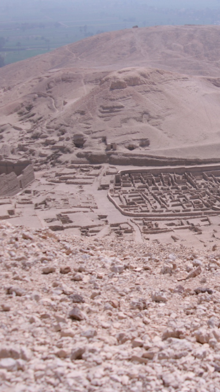 Brown Mountain Under Blue Sky During Daytime. Wallpaper in 720x1280 Resolution