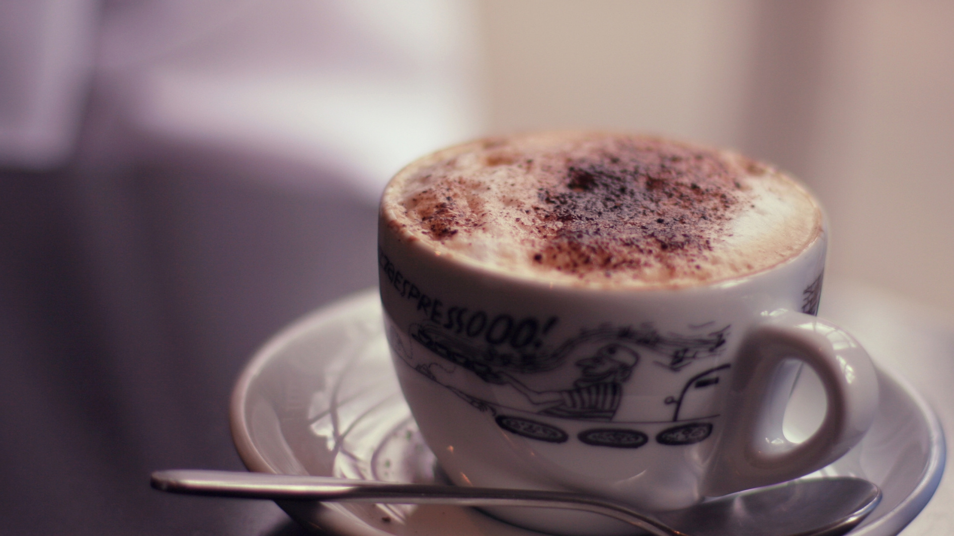 Weiße Keramiktasse Mit Untertasse. Wallpaper in 1920x1080 Resolution