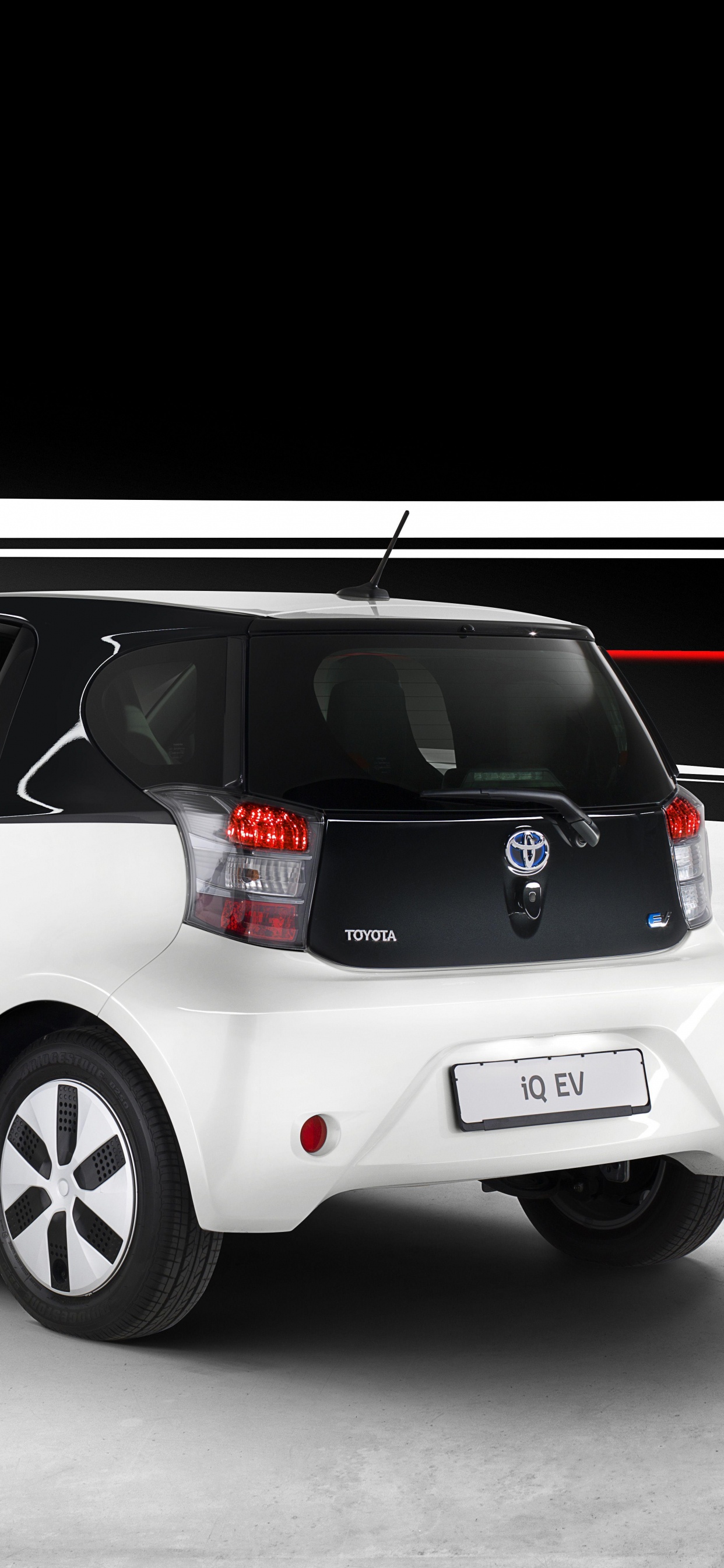 Weiß Bmw m3 Coupé. Wallpaper in 1242x2688 Resolution