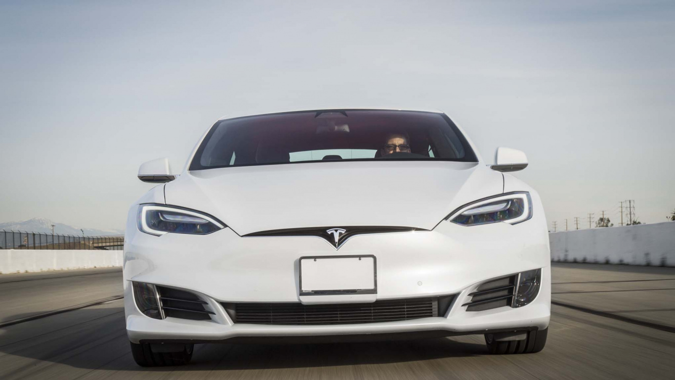 White Bmw m 3 Coupe. Wallpaper in 1366x768 Resolution