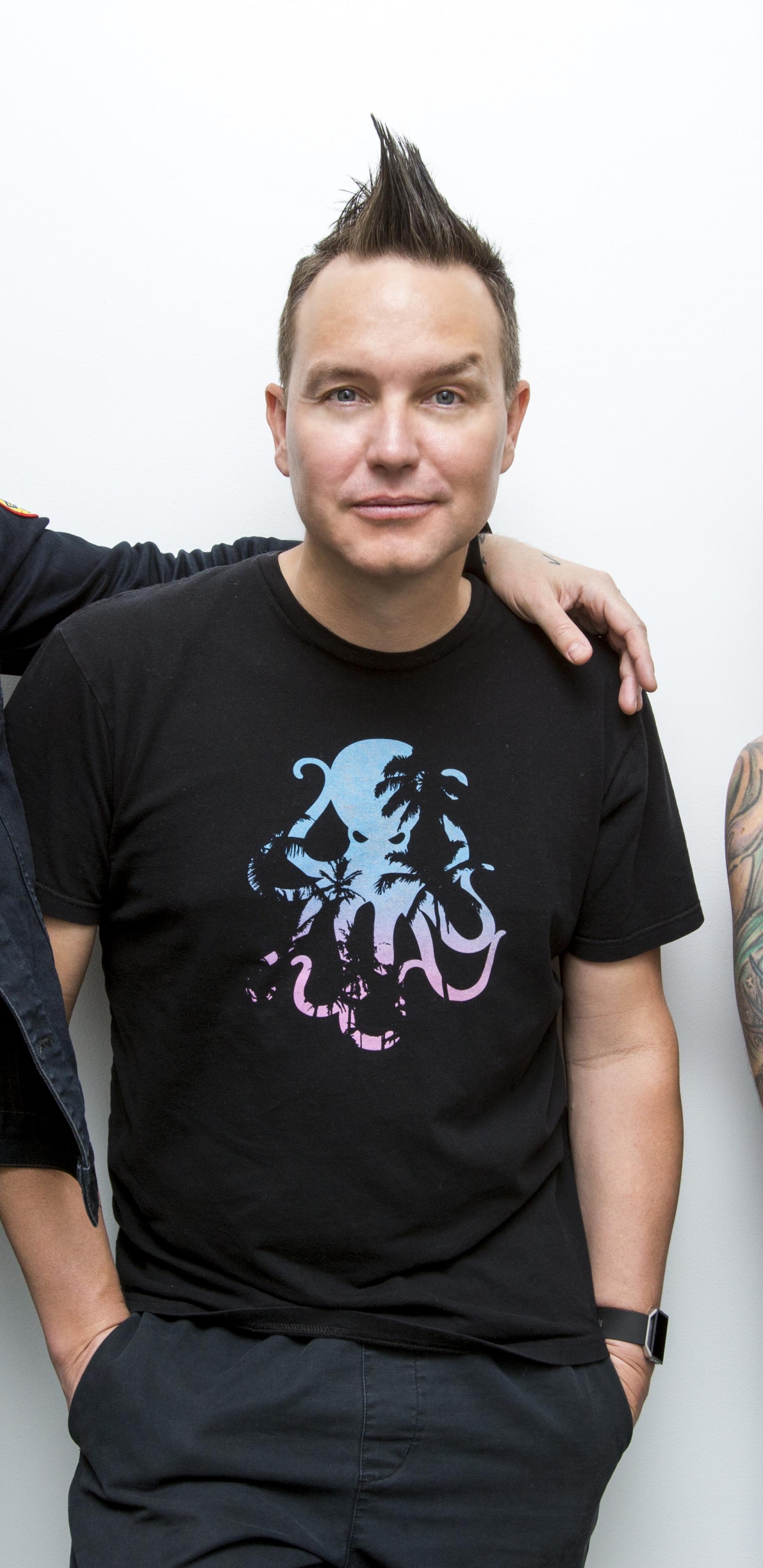Mark Hoppus, Travis Barker, Blink-182, Pop Punk, Blink. Wallpaper in 1440x2960 Resolution
