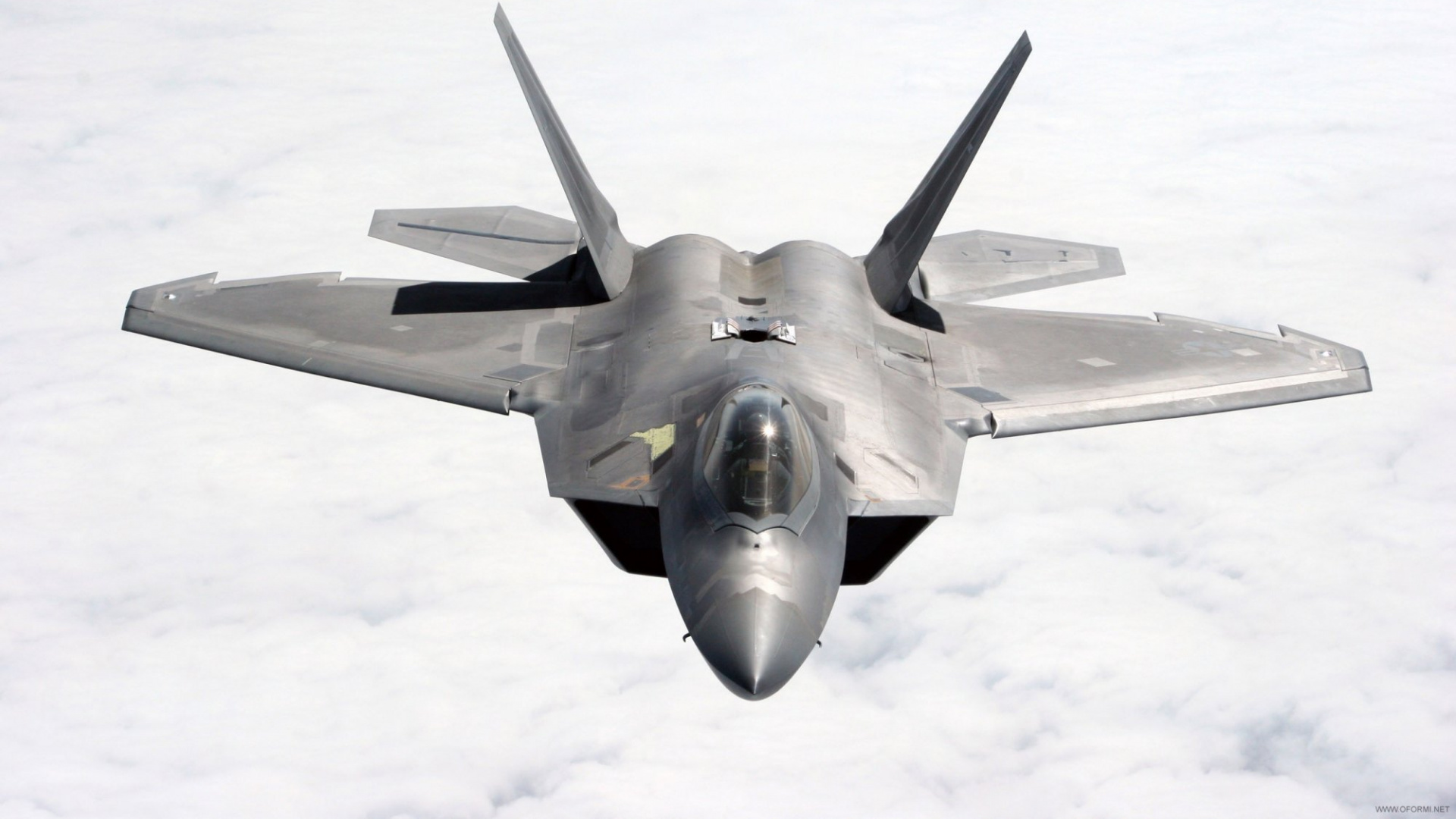 Schwarzer Kampfjet Fliegt in Den Himmel. Wallpaper in 1920x1080 Resolution