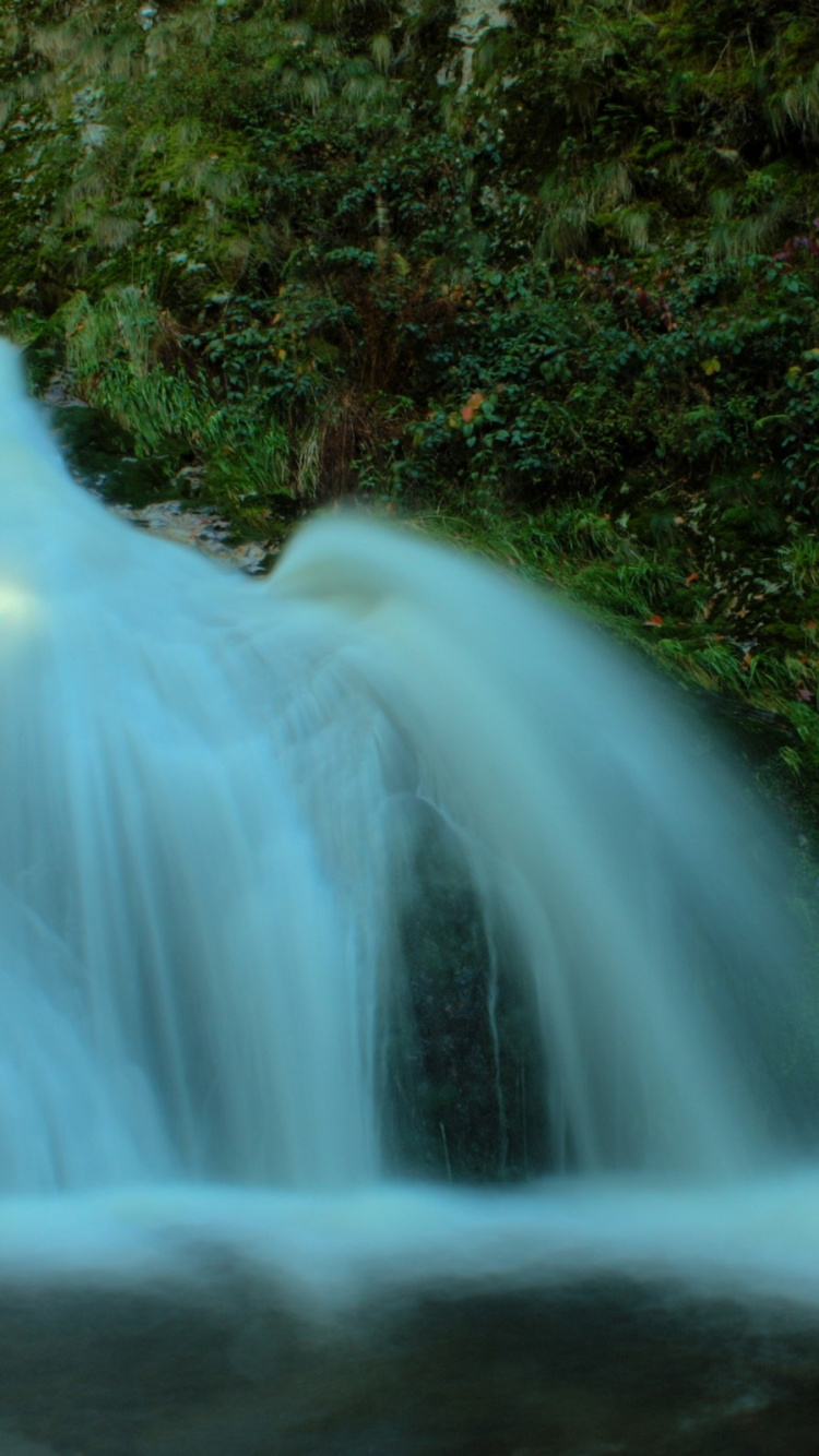 Time Lapse Photography of Waterfalls. Wallpaper in 750x1334 Resolution