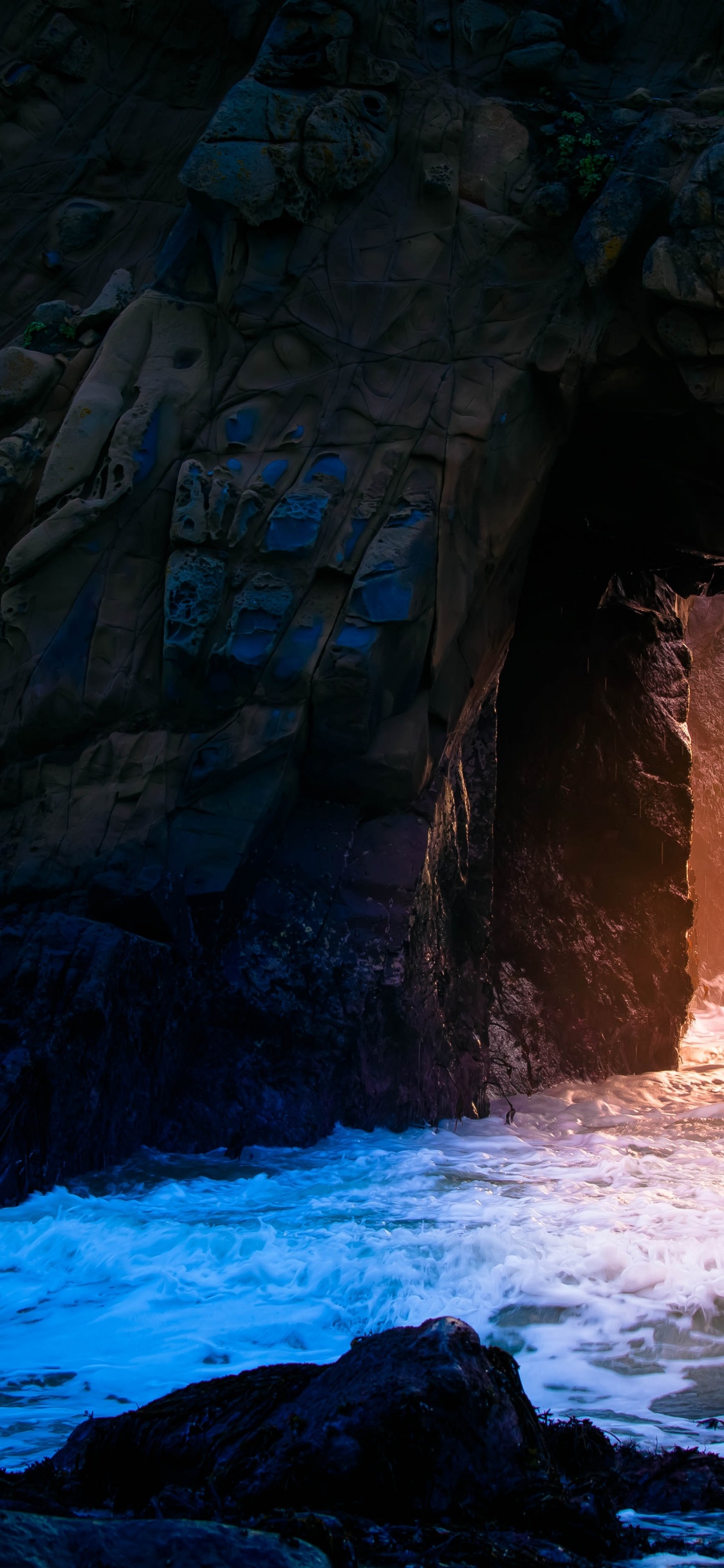 la Grotte de la Mer, Formation, Lac Souterrain, Eau, Obscurité. Wallpaper in 1125x2436 Resolution